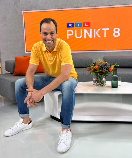 Daniel Fischer im RTL-Studio von Punkt 8